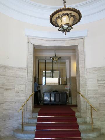 spacious 2bed apartment gallery image 2