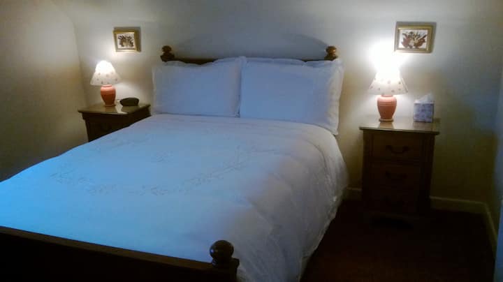 Dormitorio doble en el piso de arriba