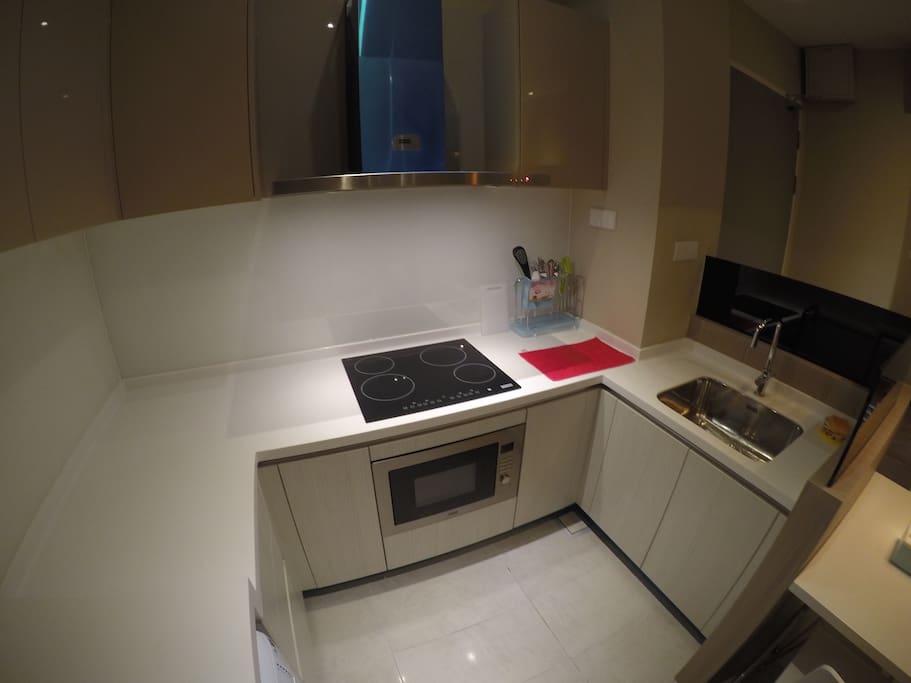 Kitchen is all yours but bare in mind only light cooking are allow.
Please check out my 2nd unit if 1.0 are not available: https://www.airbnb.com/rooms/18066307