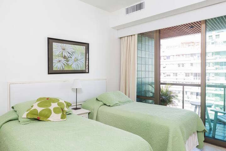 APART HOTEL TIFFANYS IPANEMA – Apto 605 gallery image 3