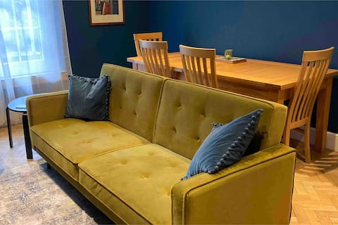 Successful Airbnb property: Georgian basement private guest suite, Leamington in Royal Leamington Spa