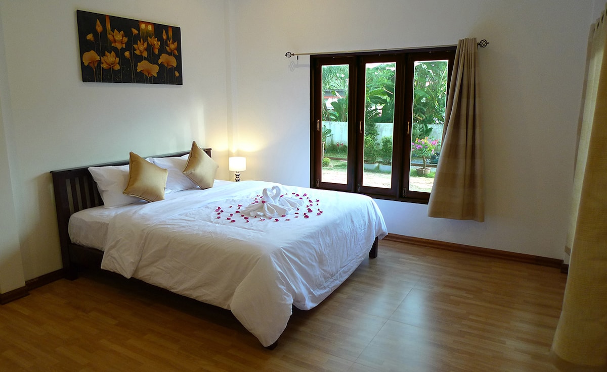 1张2米宽双人床