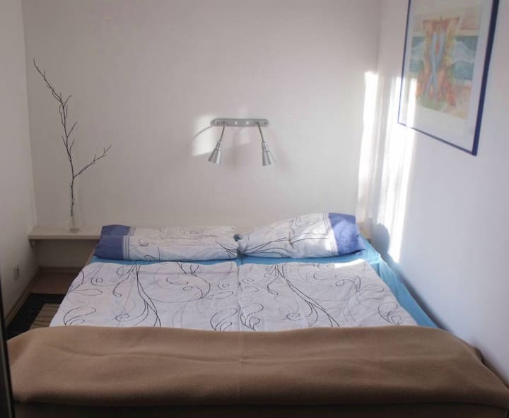 Schlafzimmer mit Doppelbett 160x200