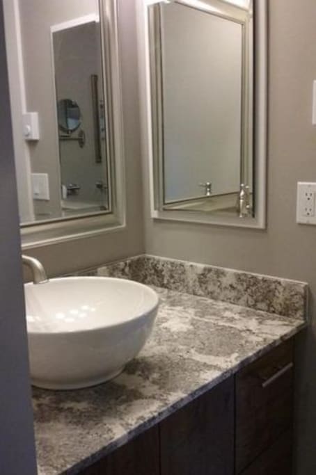 Bathroom sink