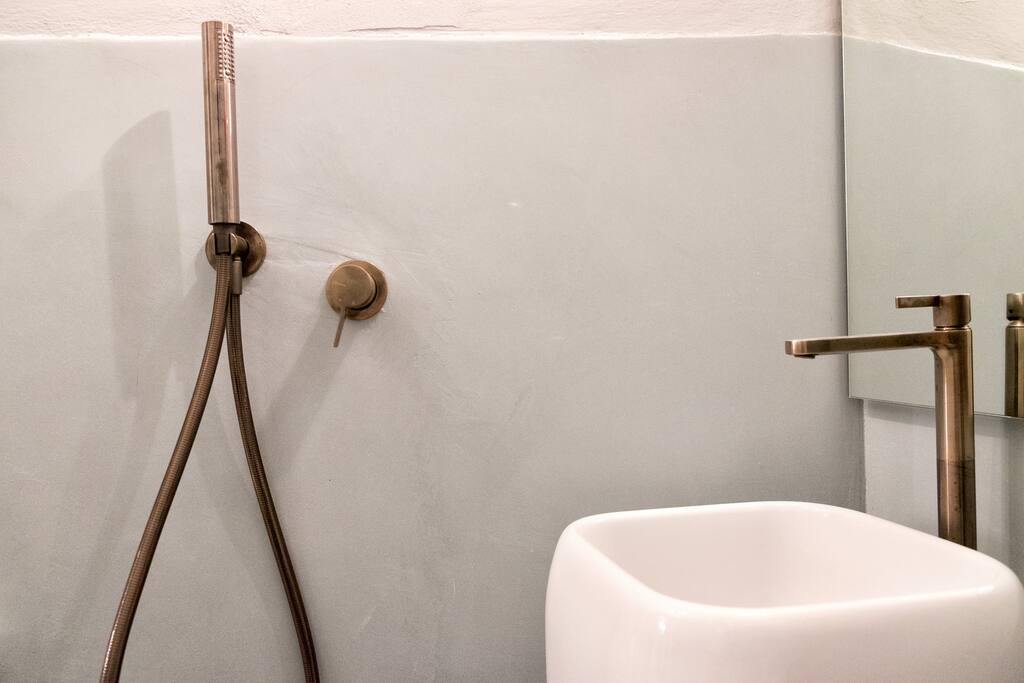 Dettagli bagno piccolo