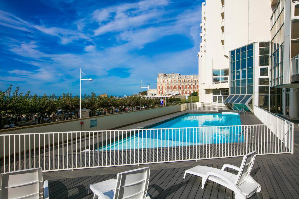 PISCINE DE LA RESIDENCE
