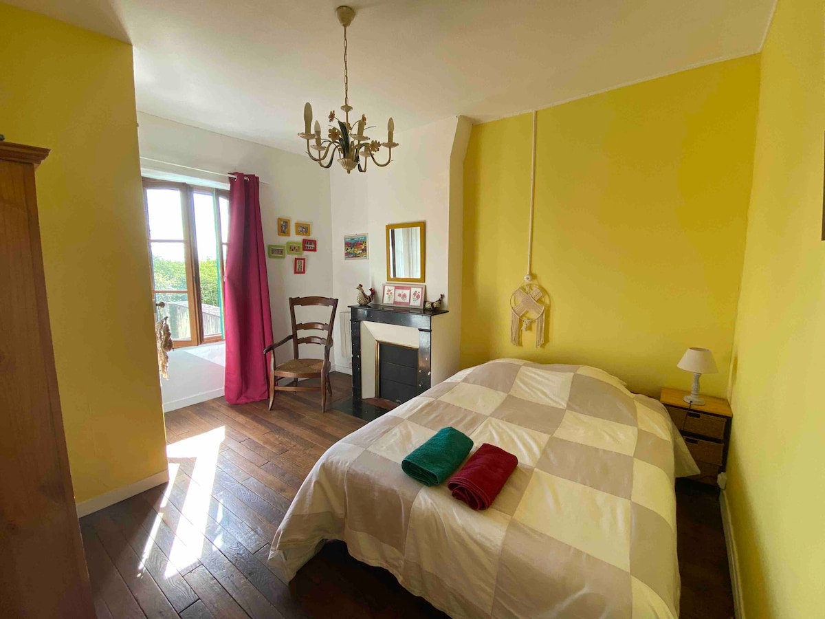 غرفة نوم بسريرين 140 × 190