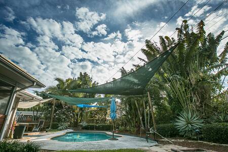 Tropical Get Away close to Beach