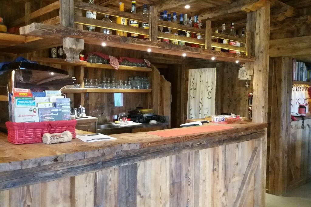 bar on ground floor- bar al piano etrra