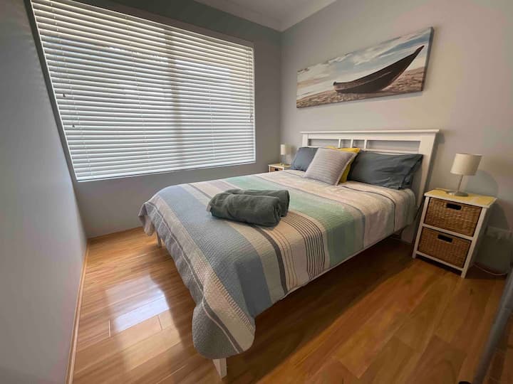 Druga spavaća soba s bračnim krevetom (širine 150 - 179 cm)