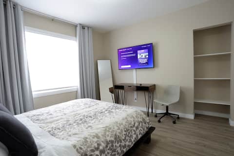 Popular Airbnb listing: Chic Pad! Steps to Rogers Place! in Central Mc Dougall
