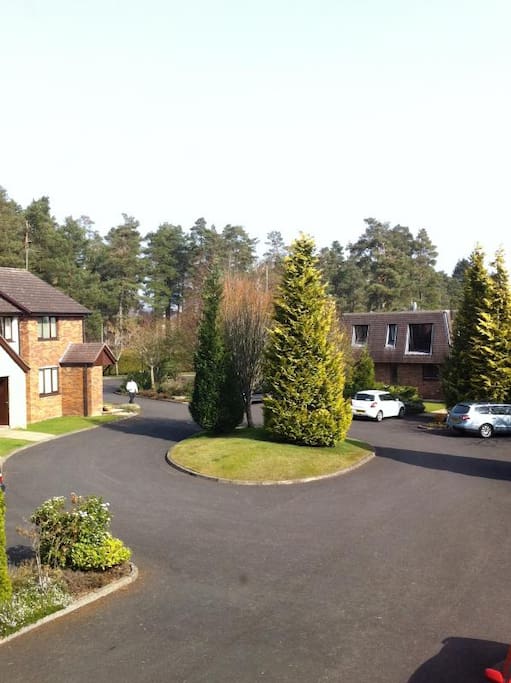 View from lounge window,quiet cul de sac
Plenty parking
2 min walk to hotel