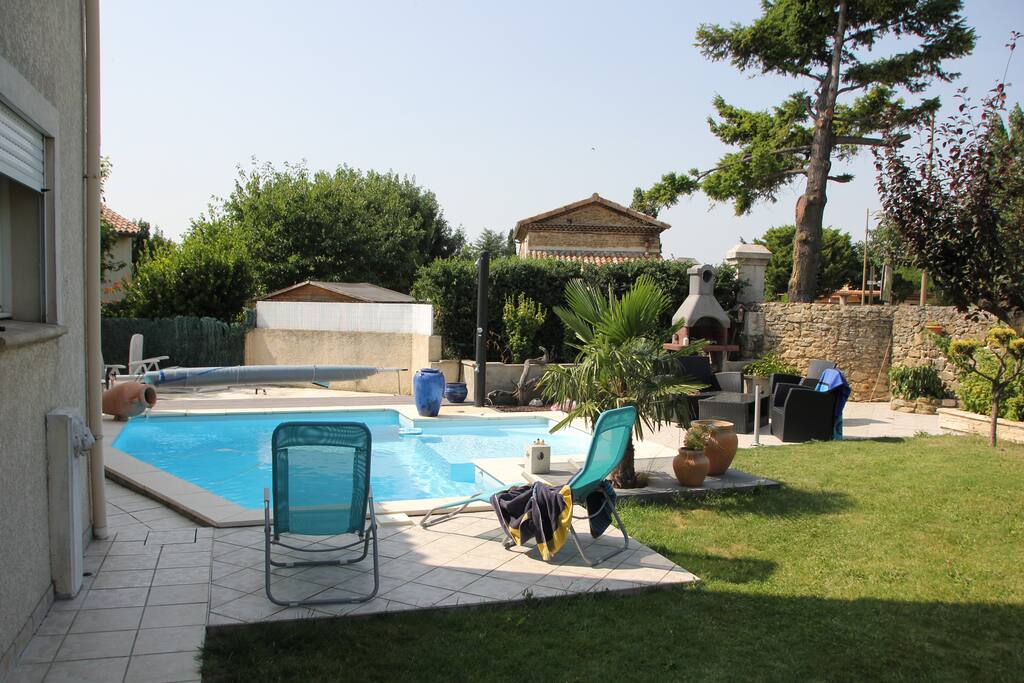 Piscine à disposition