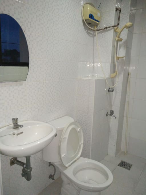 Three Beds: Furnished Apartelle Room in Garnet Place Bldg. Cabancalan, Mandaue City