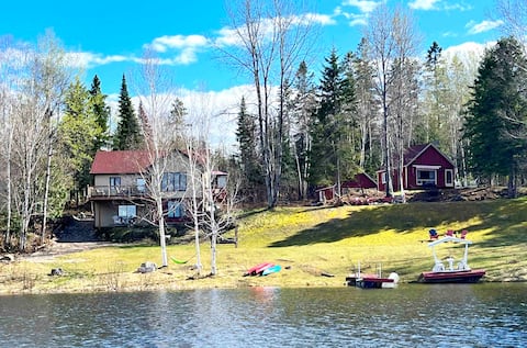 Domaine du Lodge – 3 Waterfront Cottages