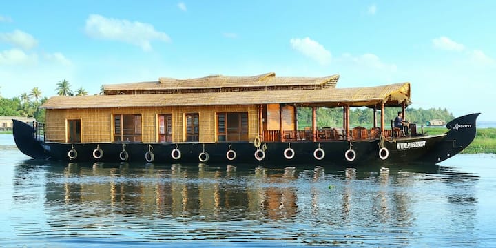 Deluxe Houseboat,2 bedroom@Kumarakom
