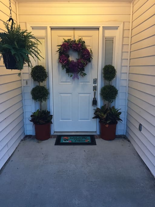 Entryway always decorated to match the time of year!