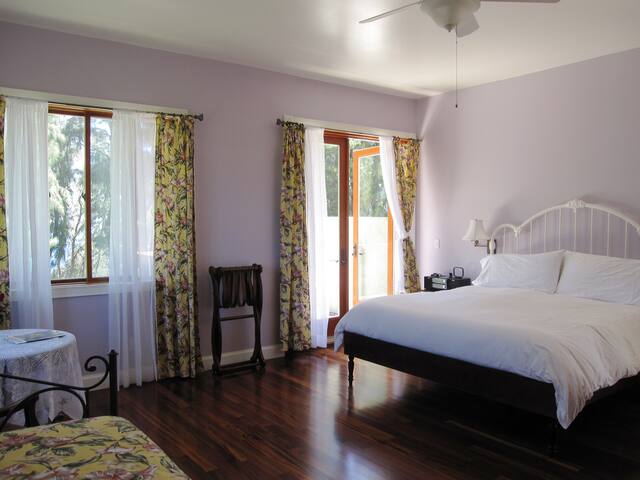 Elegant Lodge at Hawaii Island Retreat – 10 Rooms gallery image 3