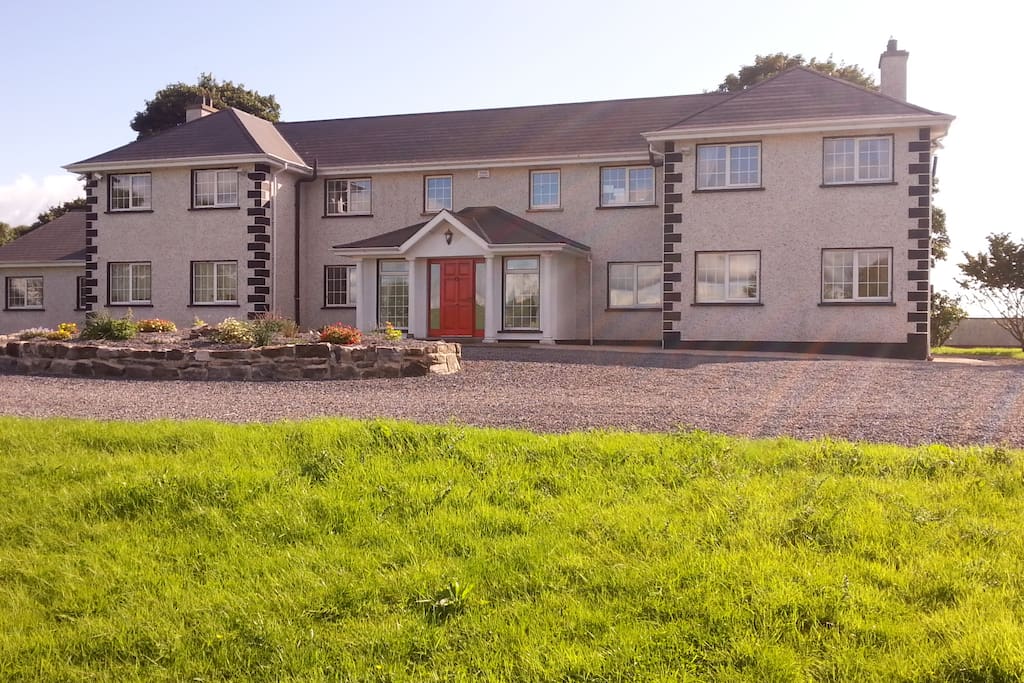 Country Home 50min Dublin Airport ideal for groups Houses for Rent in
