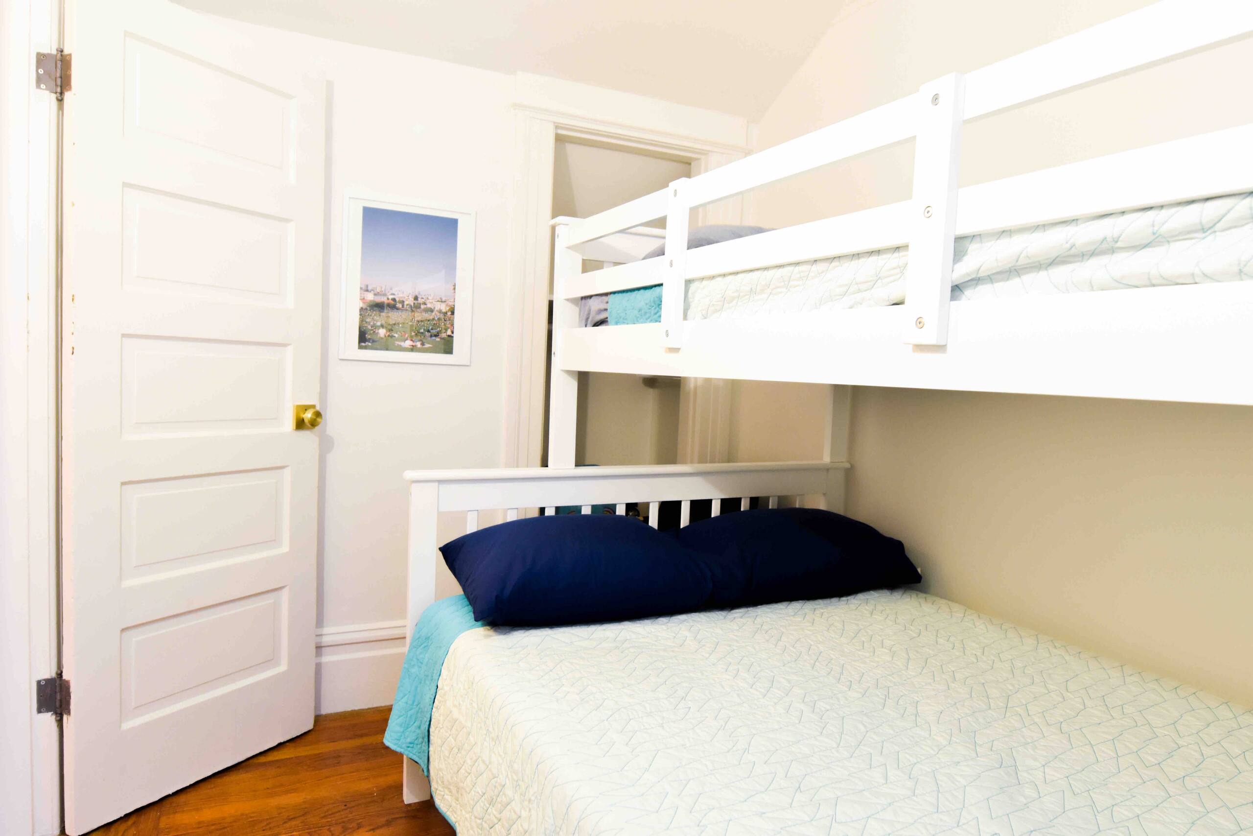 Condo in San Francisco · ★4.92 · 3 bedrooms · 5 beds · 1 bath - Image 11