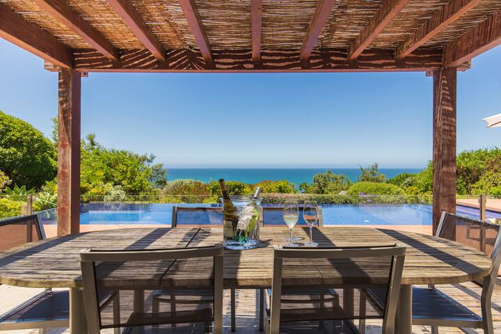 LUXURY BEACHFRONT VILLA gallery image 2