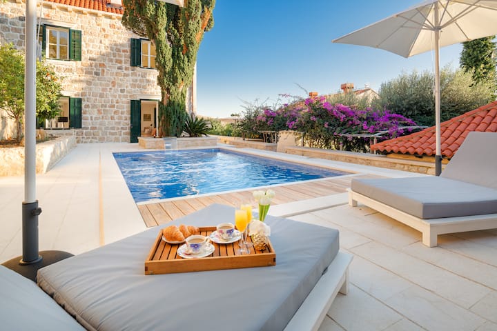 Truly Luxurious Villa Next To Old Town, Pool, 4 Bedrooms In Mediterranean Style - Dubrovnik