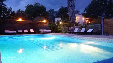 Catalan farmhouse with heated pool (solar)