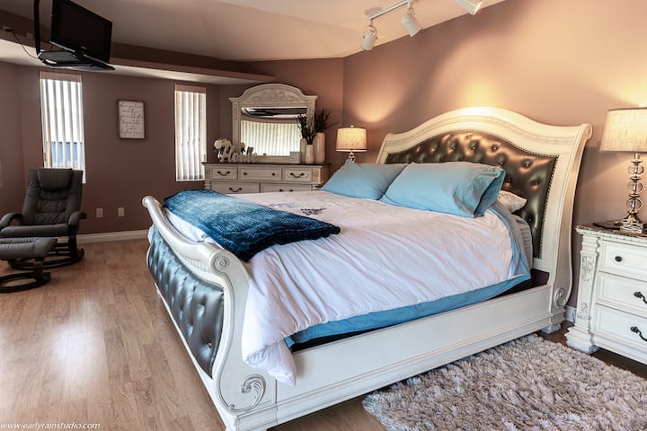 غرفة النوم الرئيسية