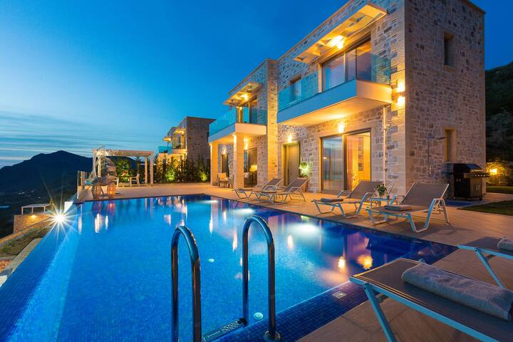 Villa Daphne, 3 BD, 3 BA, private pool, sea views gallery image 3