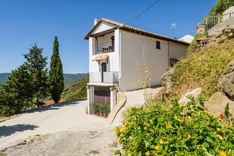 Anuncio de Airbnb popular: Beautiful apartment in Old Gallipienzo en Navarra Nafarroa