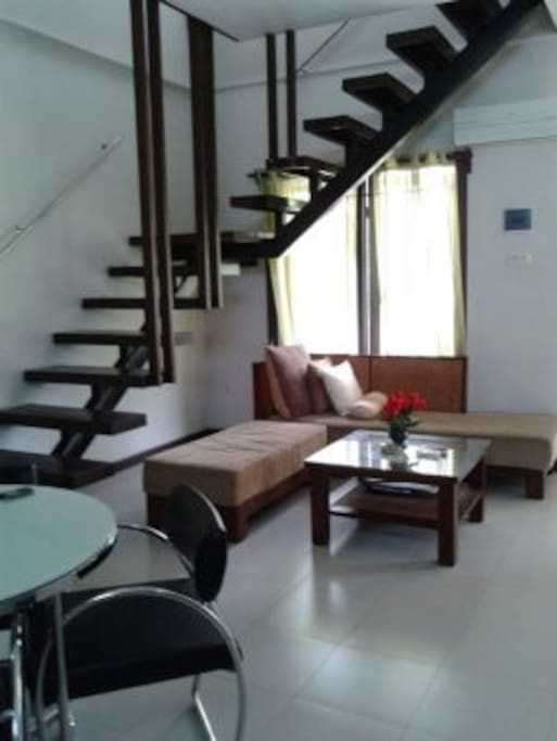 Open floor plan, airy and spacious living room