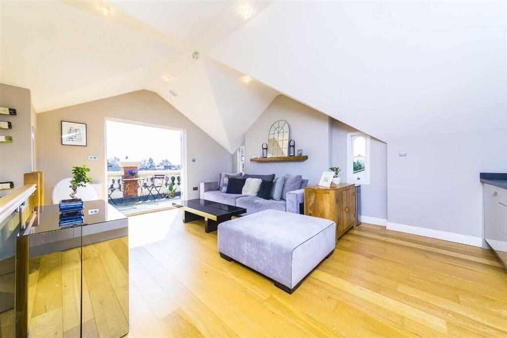 Kitchen/Living Room (1)