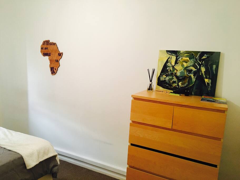 Unpack your suitcase and use the chest of drawers