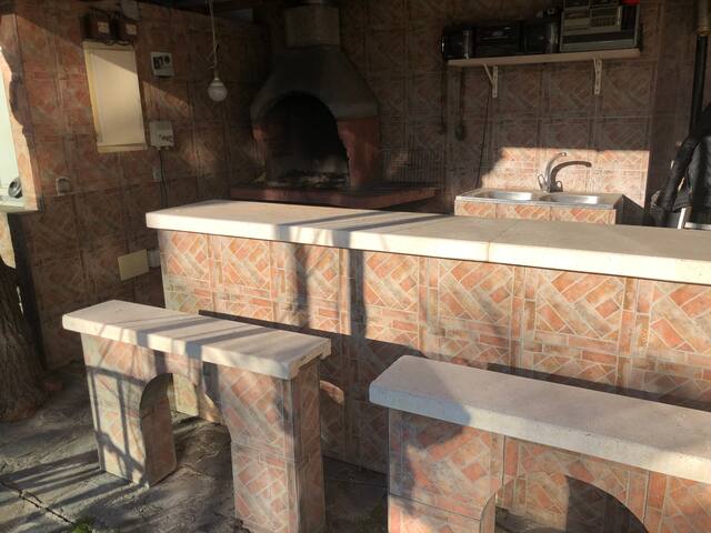 5 BR Luxury Apartment with Pool, Garden & BBQ gallery image 5