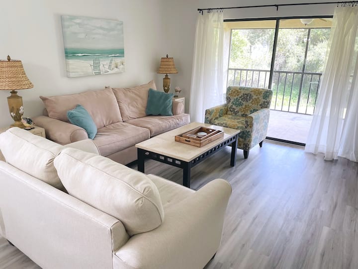 Eagle Creak Condo- Steps From Pool & 5 Mins To Utc - Lakewood Ranch, FL