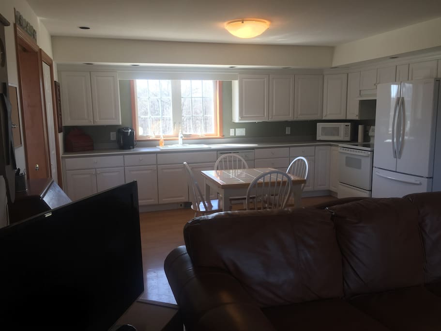 Eat in kitchen with expandable table