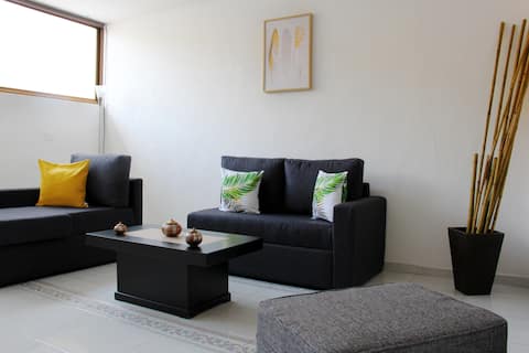 Charming  and Comfort Home, Excellent Location.