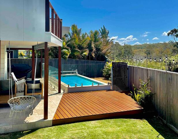 Heated pool, luxury family beach house