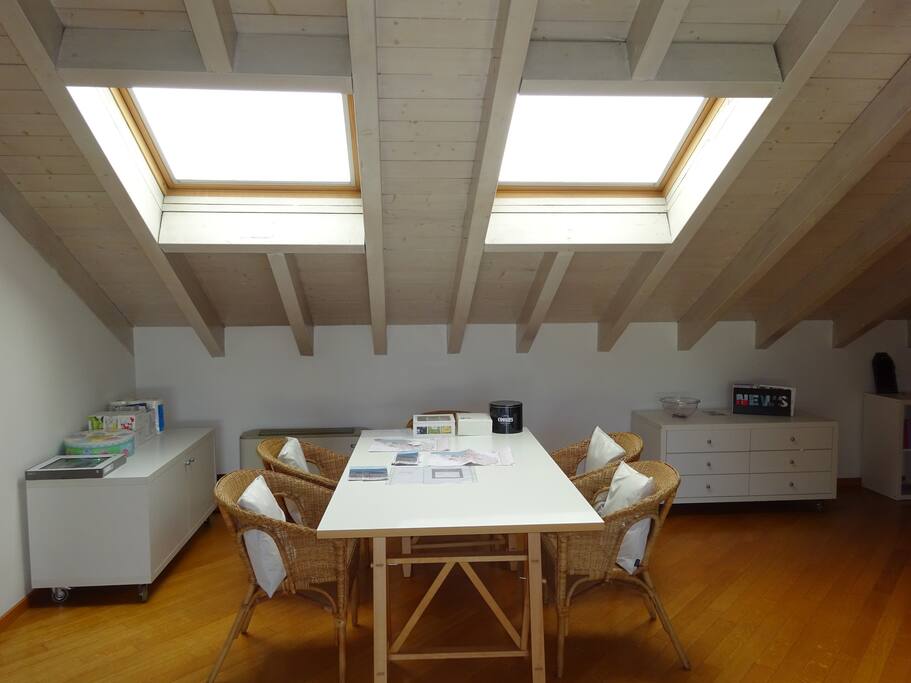 Zona pranzo con velux