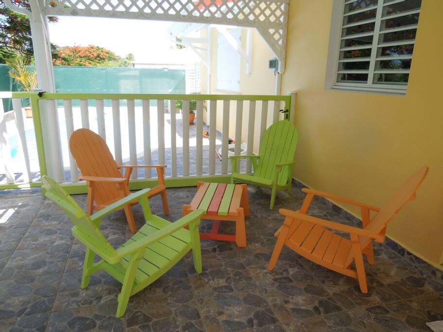 Terrasse côté piscine