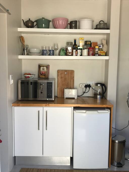 basic kitchen