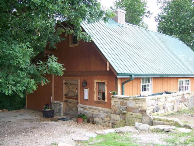 Airbnb Gilbert Vacation Rentals Places To Stay Arkansas