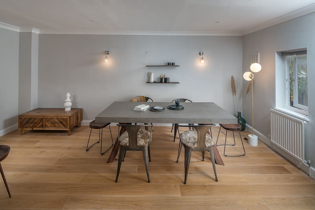 Comfortable large dinning table