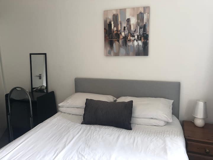 غرفة النوم الرئيسية