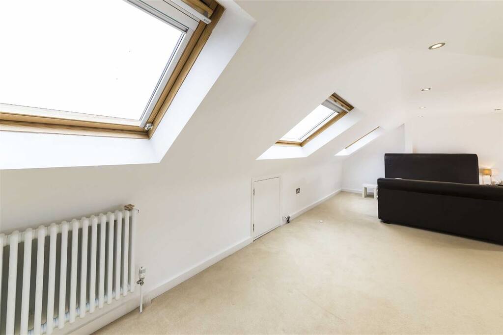 Bed 4 (with Ensuite)