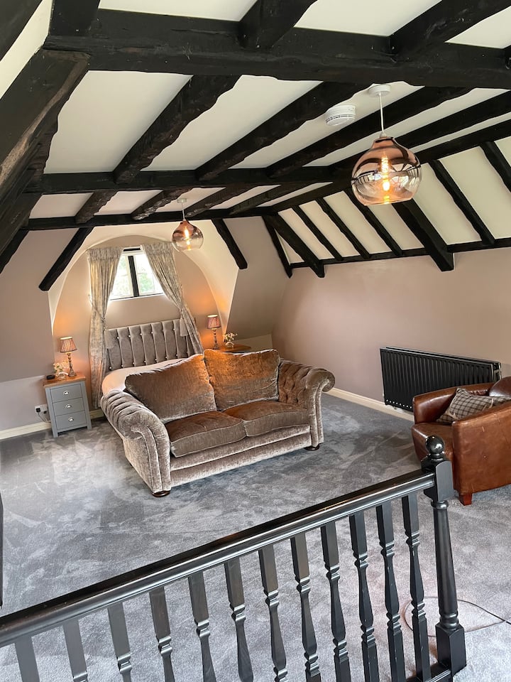 Attractive Detached Thatched Annex - Essex
