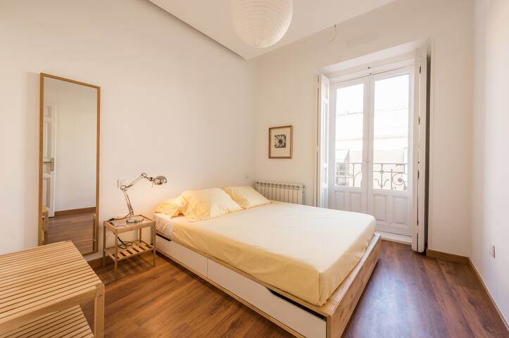 La Latina. Plaza Mayor. Céntrico y tranquilo. gallery image 5