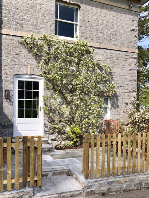 Spacious two bed annexe in delightful grounds
