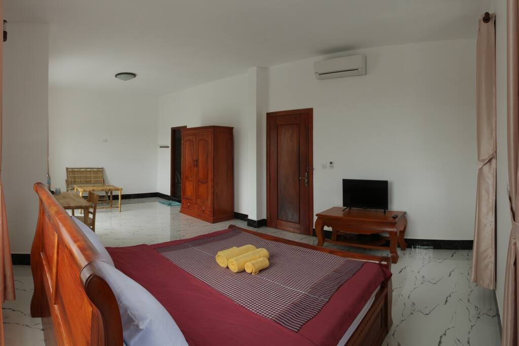 The comfortable queen size bed combined with the A/C and the quiet surrounding will ensure you'll get up well rested in the morning.
