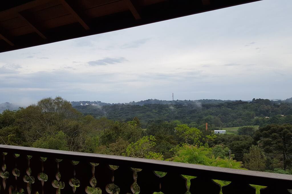 Suíte - Vista da sacada em dia típico da serra